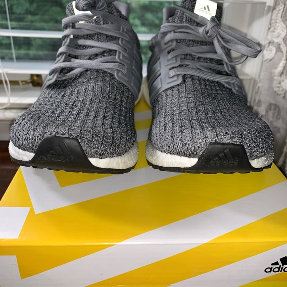 ADIDAS UNISEX ULTRABOOST RUNNING SHOE - Picture 5 of 8